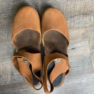 Lottas wooden clogs, leather